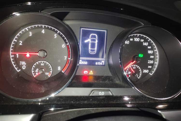 Used Volkswagen Lamando 2015 280TSI DSG Comfort Edition Odometer Close Up