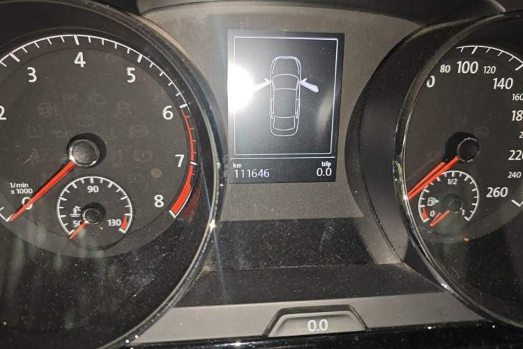 Used Volkswagen Lamando 2015 280TSI DSG Comfort Edition Odometer Close Up