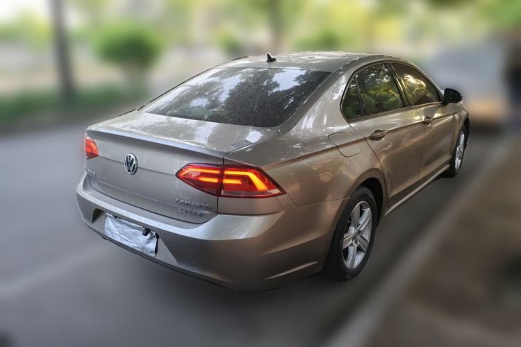 Used Volkswagen Lamando 2015 230TSI DSG Fashion Edition Rear Right 45 Deg