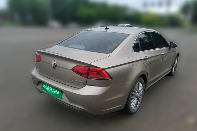 Used Volkswagen Lamando 2015 330TSI DSG Luxury Edition Rear Right 45 Deg