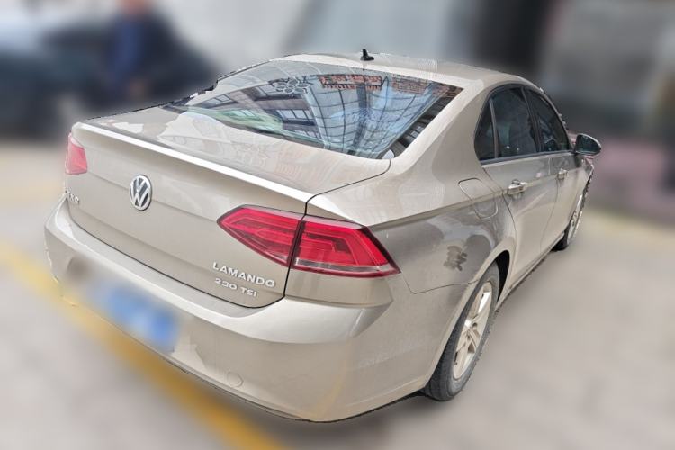 Used Volkswagen Lamando 2015 230TSI DSG Fashion Edition Rear Right 45 Deg