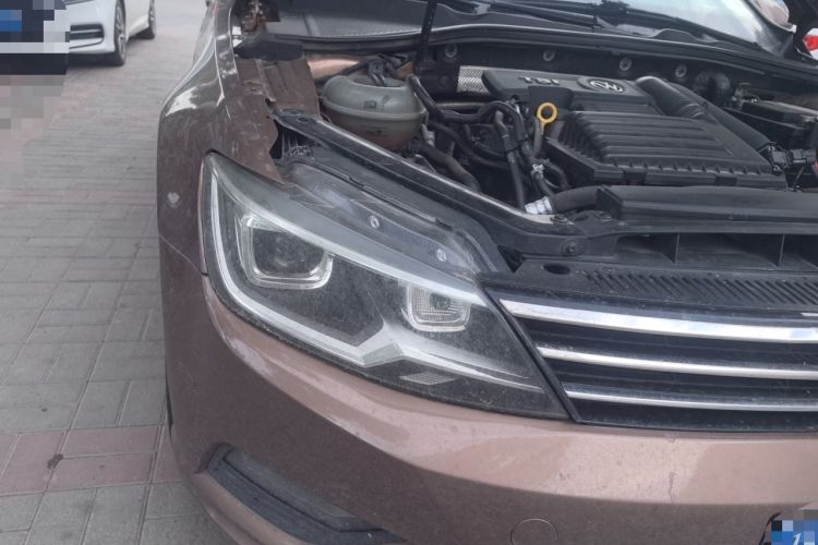 Used Volkswagen Lamando 2015 280TSI DSG Comfort Edition Right Front Headlight