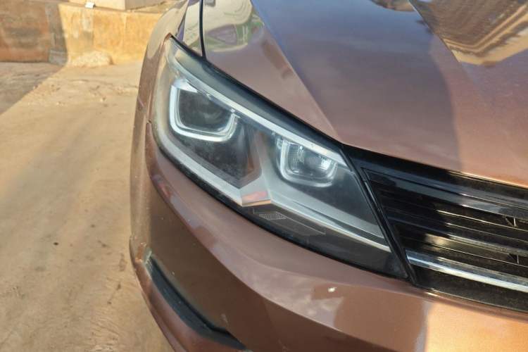 Used Volkswagen Lamando 2015 330TSI DSG Comfort Edition Right Front Headlight