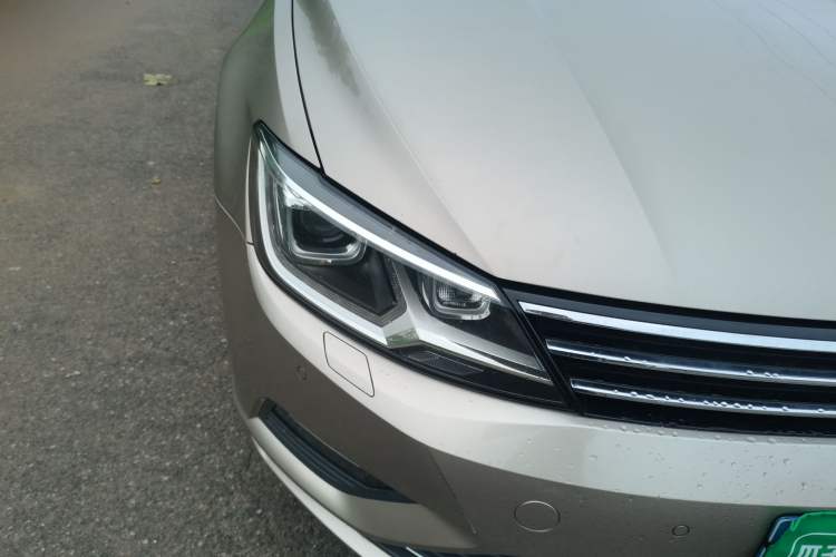 Used Volkswagen Lamando 2015 330TSI DSG Luxury Edition Right Front Headlight