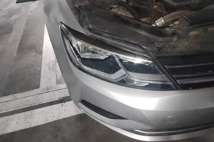 Used Volkswagen Lamando 2015 280TSI DSG Comfort Edition Right Front Headlight