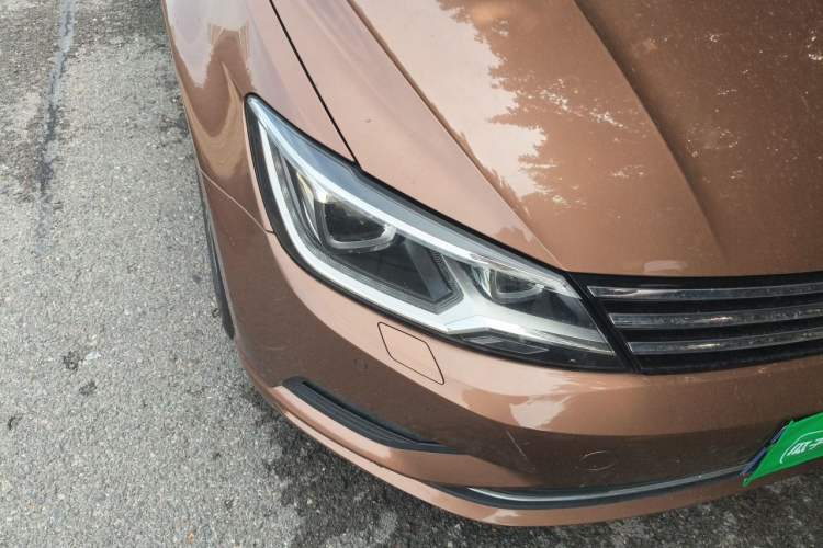 Used Volkswagen Lamando 2015 280TSI DSG Luxury Edition Right Front Headlight