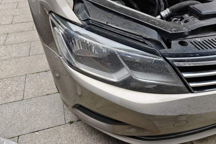 Used Volkswagen Lamando 2015 230TSI DSG Fashion Edition Right Front Headlight
