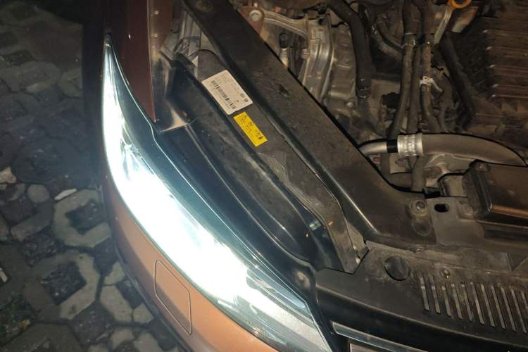 Used Volkswagen Lamando 2015 280TSI DSG Luxury Edition Right Front Headlight