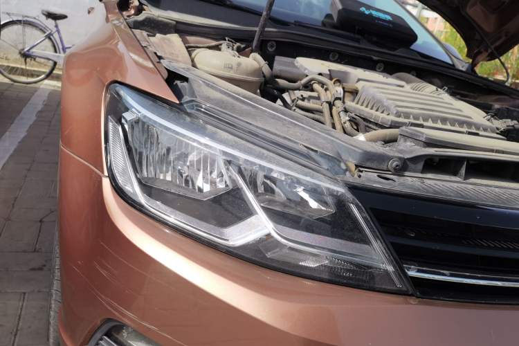 Used Volkswagen Lamando 2015 280TSI DSG Comfort Edition Right Front Headlight