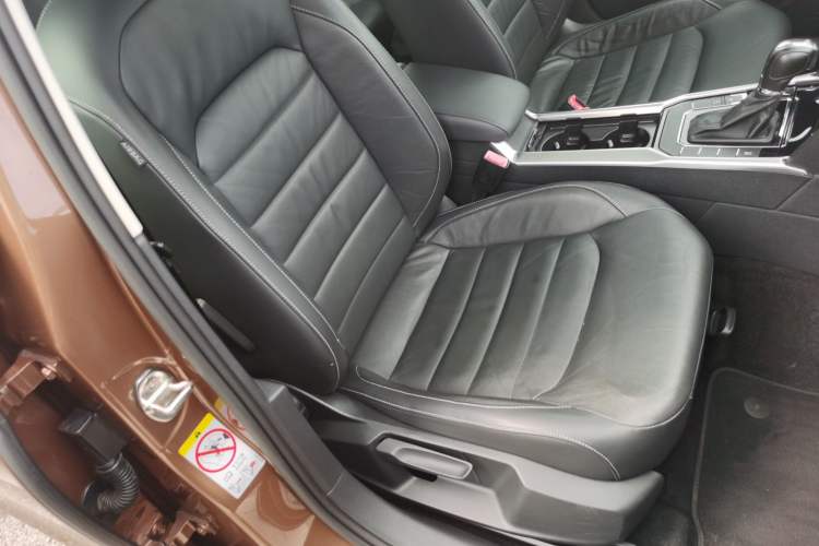 Used Volkswagen Lamando 2015 280TSI DSG Comfort Edition Right Front Seat