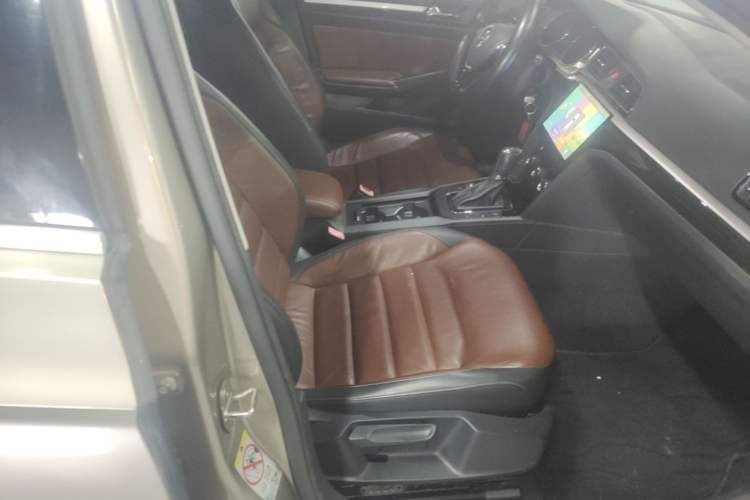 Used Volkswagen Lamando 2015 280TSI DSG Comfort Edition Right Front Seat