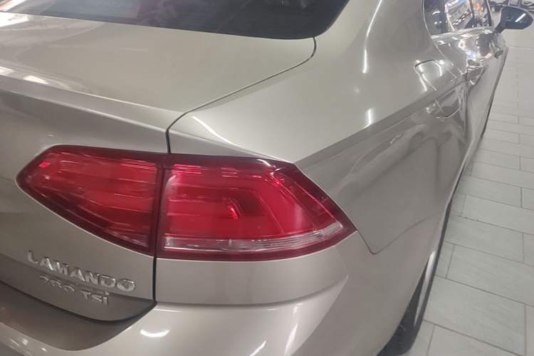 Used Volkswagen Lamando 2015 280TSI DSG Comfort Edition Right Rear Taillight