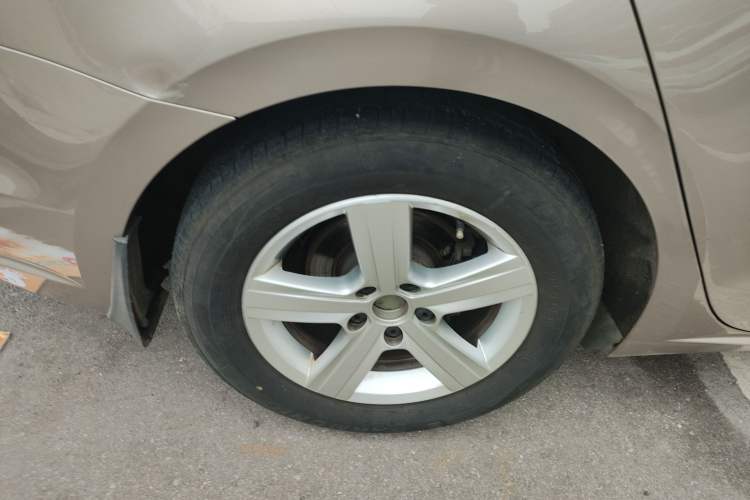 Used Volkswagen Lamando 2015 230TSI Manual Trend Edition Right Rear Wheel Hub