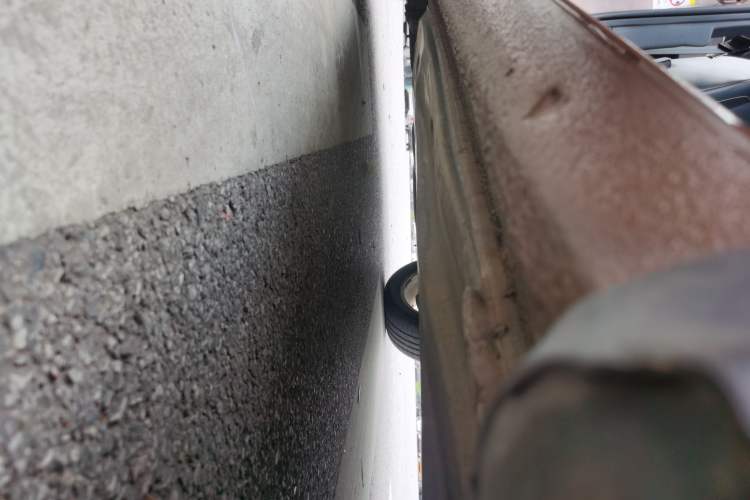 Used Volkswagen Lamando 2015 280TSI DSG Comfort Edition Right Side Sill
