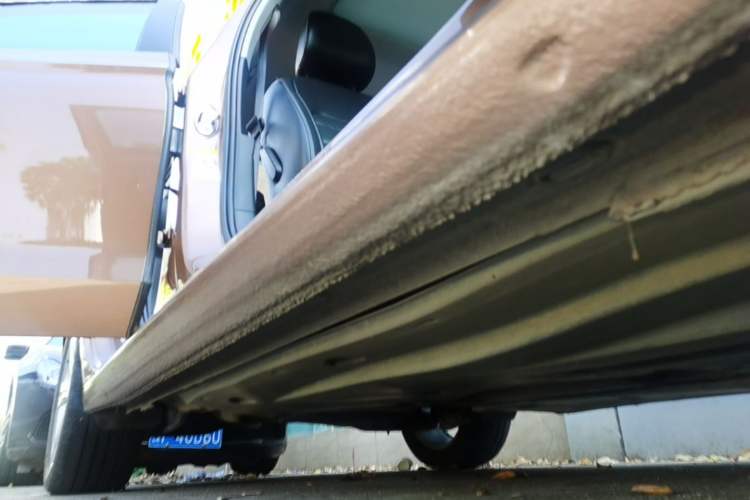 Used Volkswagen Lamando 2015 280TSI DSG Comfort Edition Right Side Sill