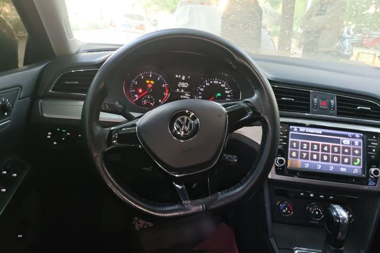 Used Volkswagen Lamando 2015 230TSI DSG Fashion Edition Steering Wheel