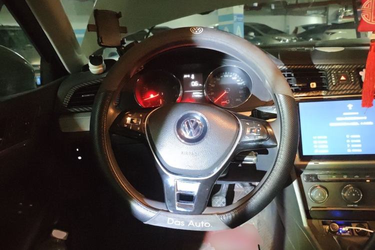 Used Volkswagen Lamando 2015 230TSI Manual Trend Edition Steering Wheel
