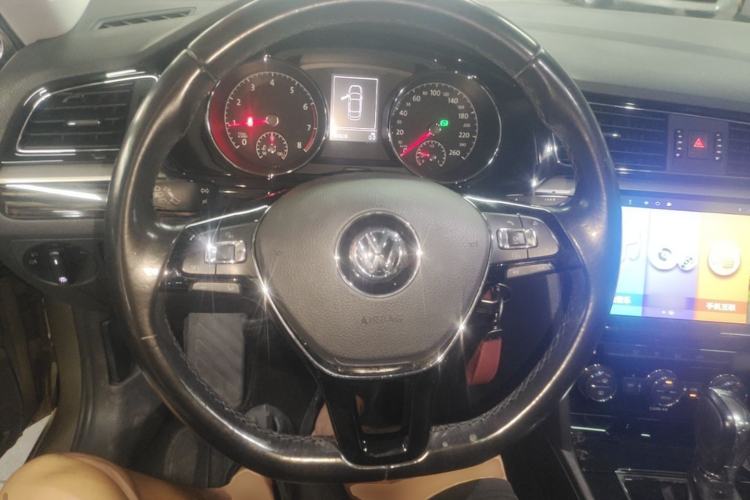 Used Volkswagen Lamando 2015 280TSI DSG Comfort Edition Steering Wheel