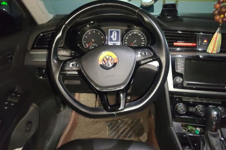 Used Volkswagen Lamando 2015 280TSI DSG Comfort Edition Steering Wheel