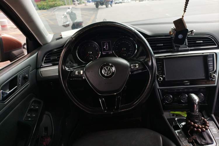 Used Volkswagen Lamando 2015 330TSI DSG Comfort Edition Steering Wheel