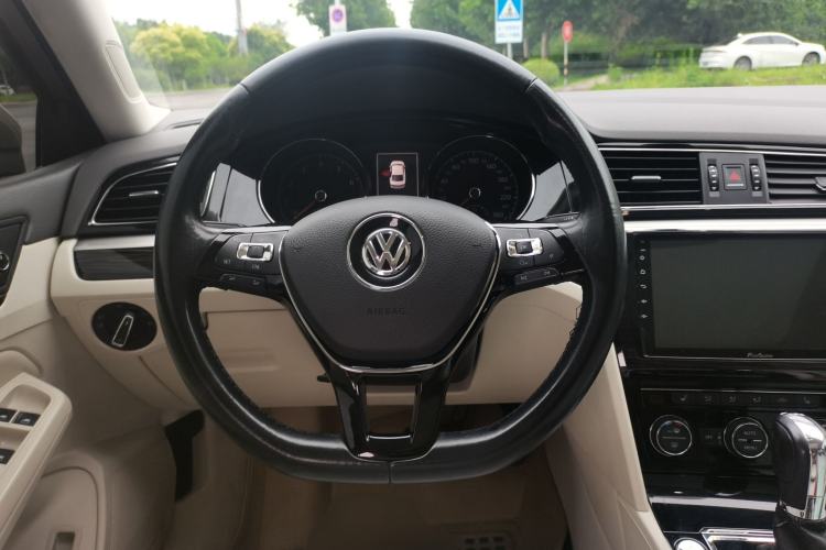 Used Volkswagen Lamando 2015 330TSI DSG Luxury Edition Steering Wheel