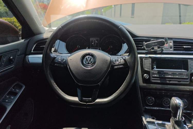 Used Volkswagen Lamando 2015 280TSI DSG Comfort Edition Steering Wheel
