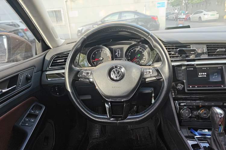 Used Volkswagen Lamando 2015 280TSI DSG Comfort Edition Steering Wheel