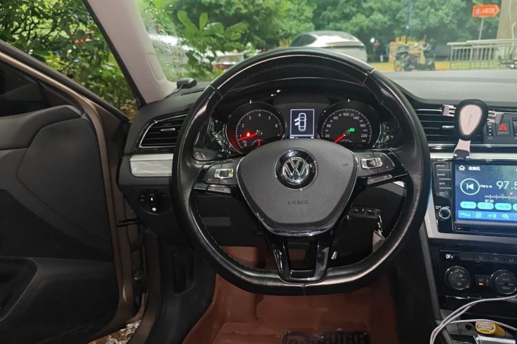 Used Volkswagen Lamando 2015 280TSI DSG Comfort Edition Steering Wheel