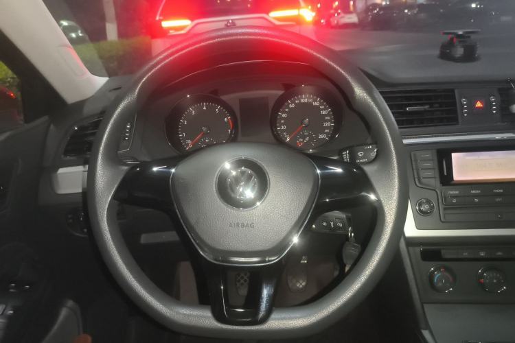 Used Volkswagen Lamando 2015 230TSI Manual Trend Edition Steering Wheel