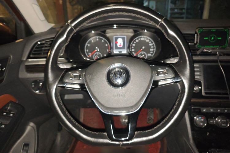Used Volkswagen Lamando 2015 280TSI DSG Luxury Edition Steering Wheel