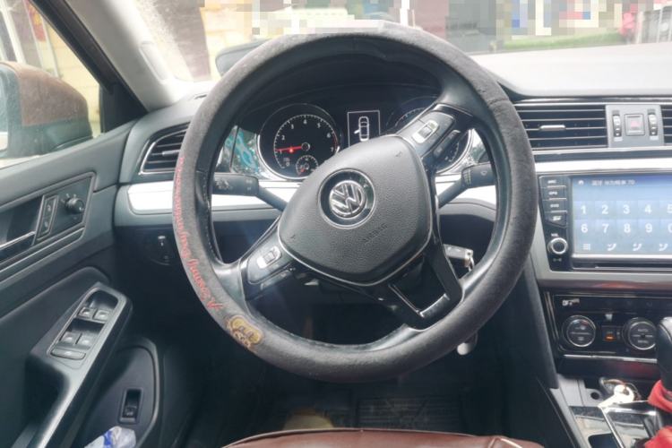 Used Volkswagen Lamando 2015 330TSI DSG Comfort Edition Steering Wheel