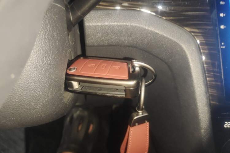 Used Volkswagen Lamando 2015 280TSI DSG Comfort Edition Vehicle Key