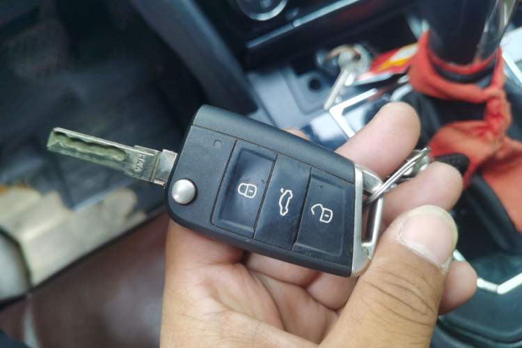 Used Volkswagen Lamando 2015 330TSI DSG Comfort Edition Vehicle Key