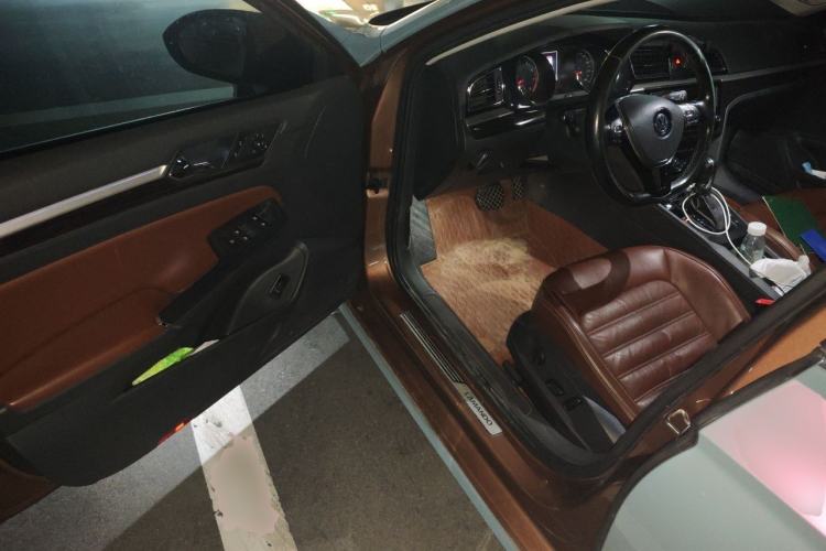 Used Volkswagen Lamando 2015 330TSI DSG Luxury Edition Driver Seat