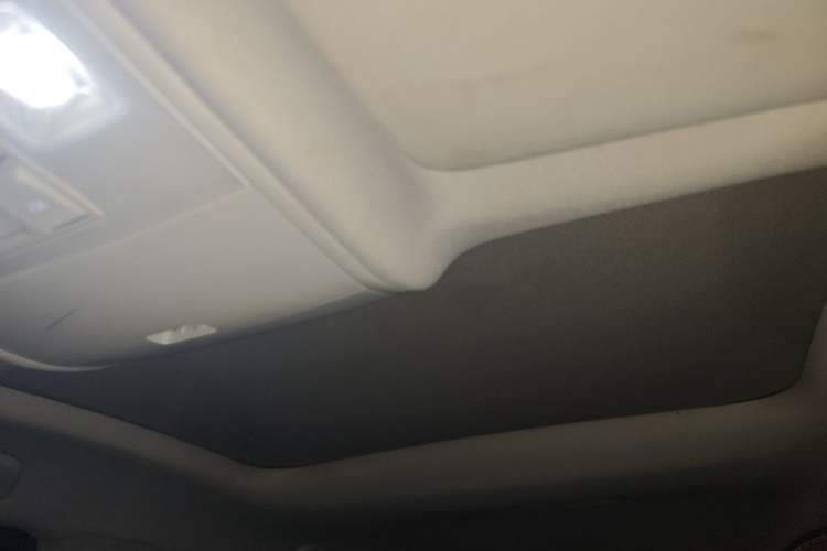 Used Volkswagen Lamando 2015 330TSI DSG Luxury Edition Headliner