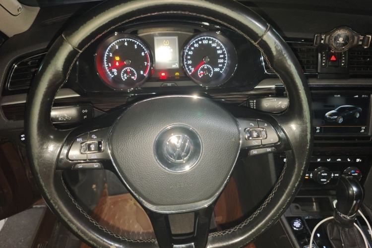 Used Volkswagen Lamando 2015 330TSI DSG Luxury Edition Steering Wheel