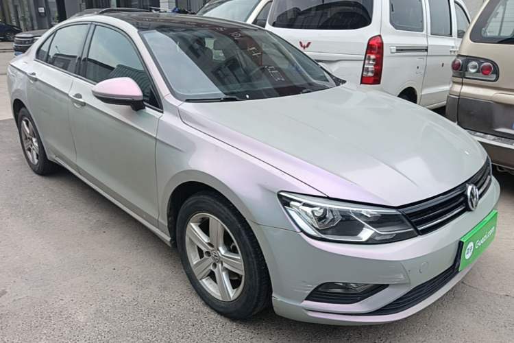 Used Volkswagen Lamando 2015 230TSI DSG Fashion Edition Front Right 45 Deg
