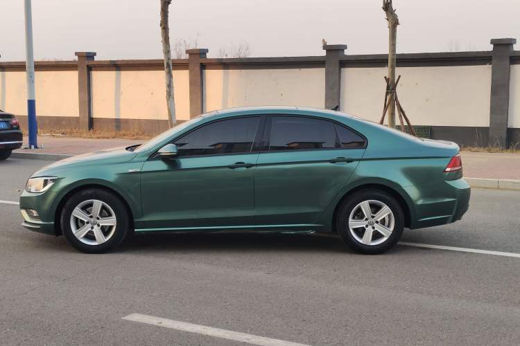 Used Volkswagen Lamando 2015 230TSI Manual Trend Edition Exterior 2