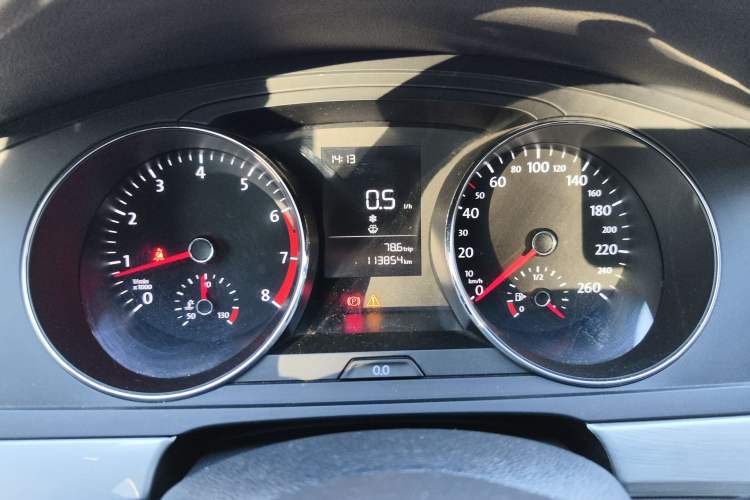 Used Volkswagen Lamando 2015 230TSI Manual Trend Edition Instrument Cluster