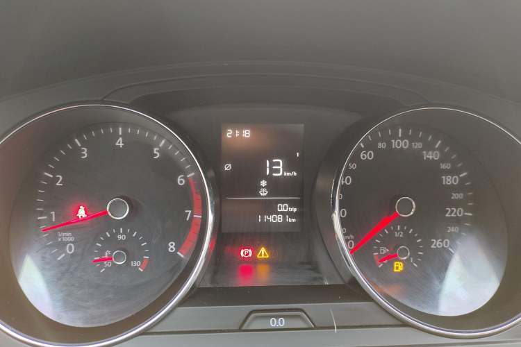Used Volkswagen Lamando 2015 230TSI Manual Trend Edition Odometer Close Up