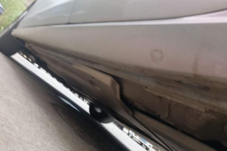 Used Volkswagen Lamando 2015 230TSI DSG Fashion Edition Left Side Sill