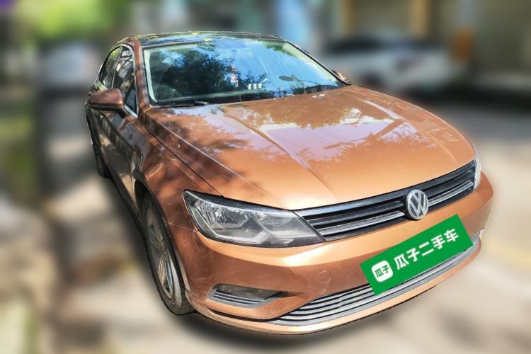 Used Volkswagen Lamando 2015 280TSI DSG Comfort Edition Front Right 45 Deg