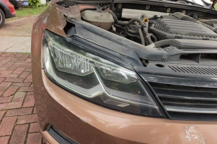 Used Volkswagen Lamando 2015 280TSI DSG Comfort Edition Right Front Headlight