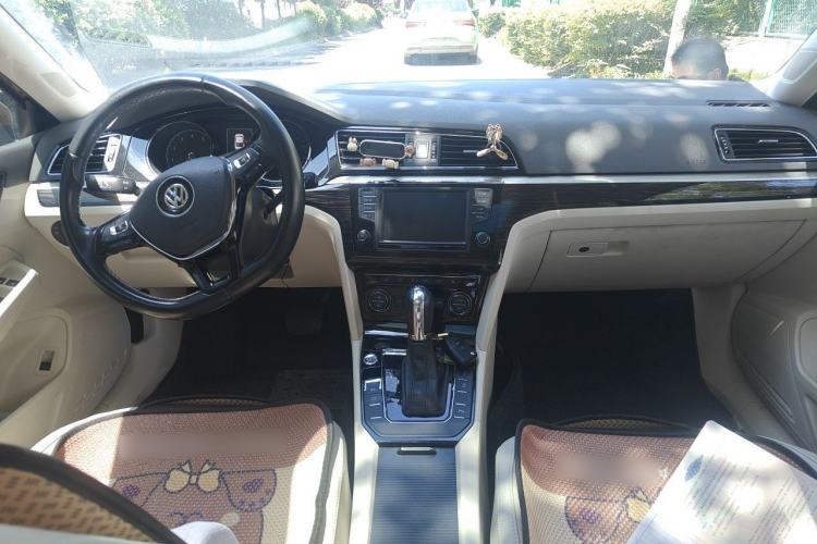 Used Volkswagen Lamando 2015 330TSI DSG Luxury Edition Center Console