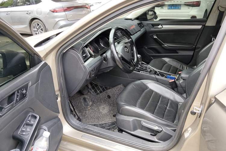 Used Volkswagen Lamando 2015 280TSI DSG Comfort Edition Driver Seat