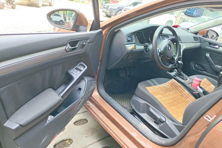 Used Volkswagen Lamando 2015 230TSI DSG Fashion Edition Driver Seat
