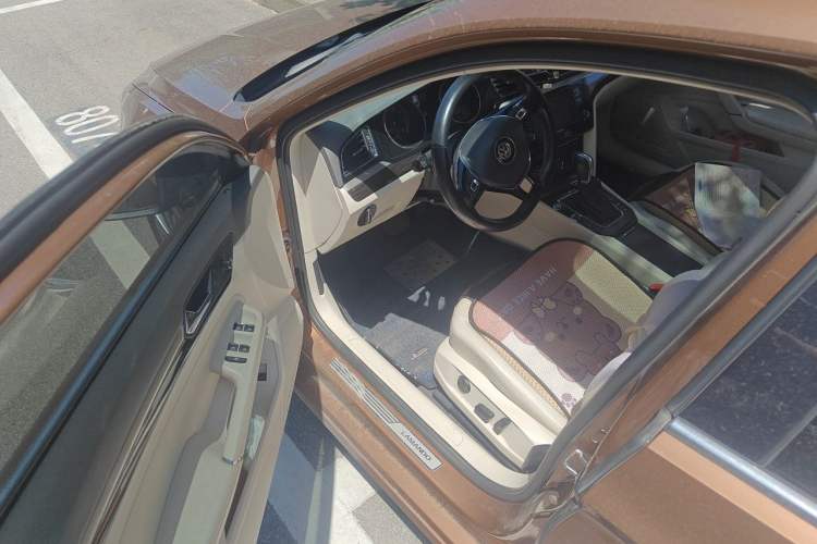Used Volkswagen Lamando 2015 330TSI DSG Luxury Edition Driver Seat