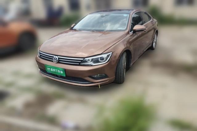 Ojetý Volkswagen Lamando 2015 280TSI DSG Luxury Edition
