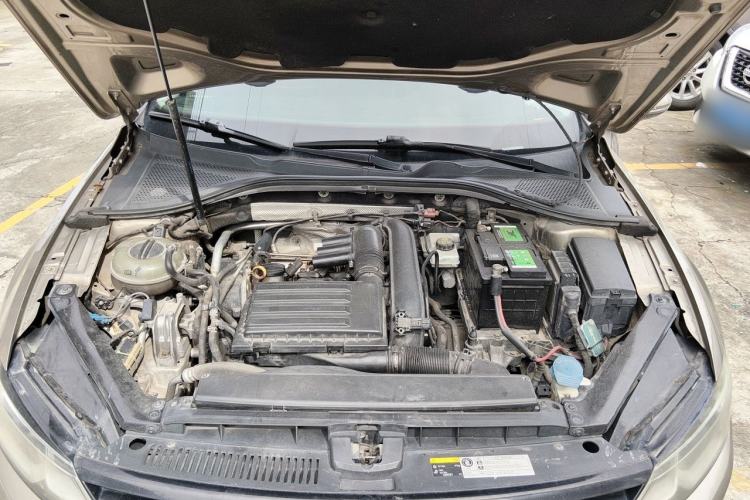 Used Volkswagen Lamando 2015 280TSI DSG Comfort Edition Engine Bay