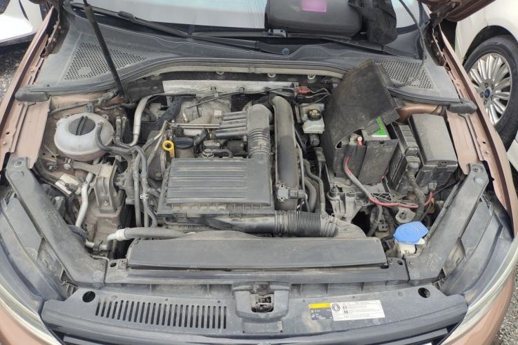 Used Volkswagen Lamando 2015 280TSI DSG Comfort Edition Engine Bay